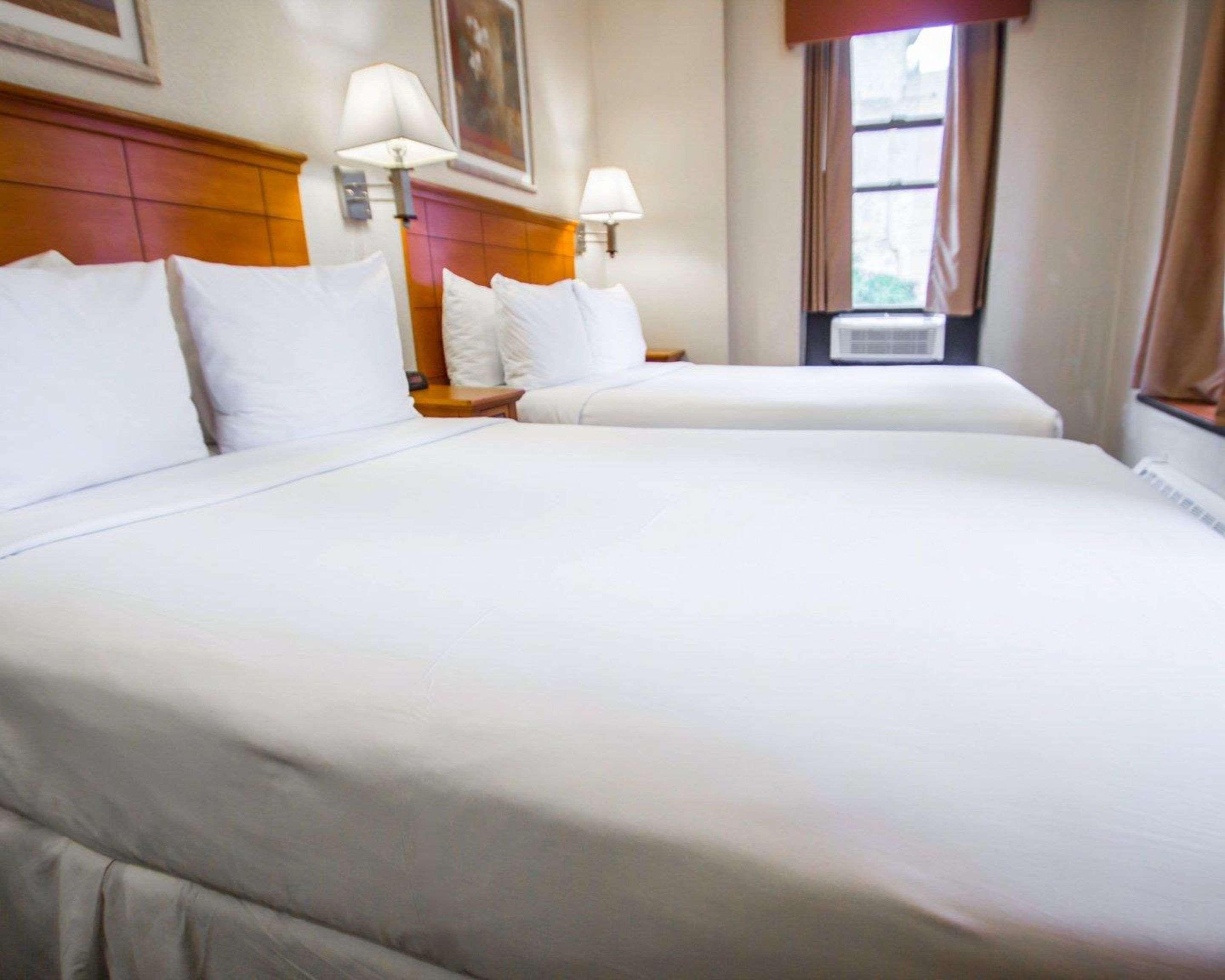Econo Lodge Times Square New York Bagian luar foto