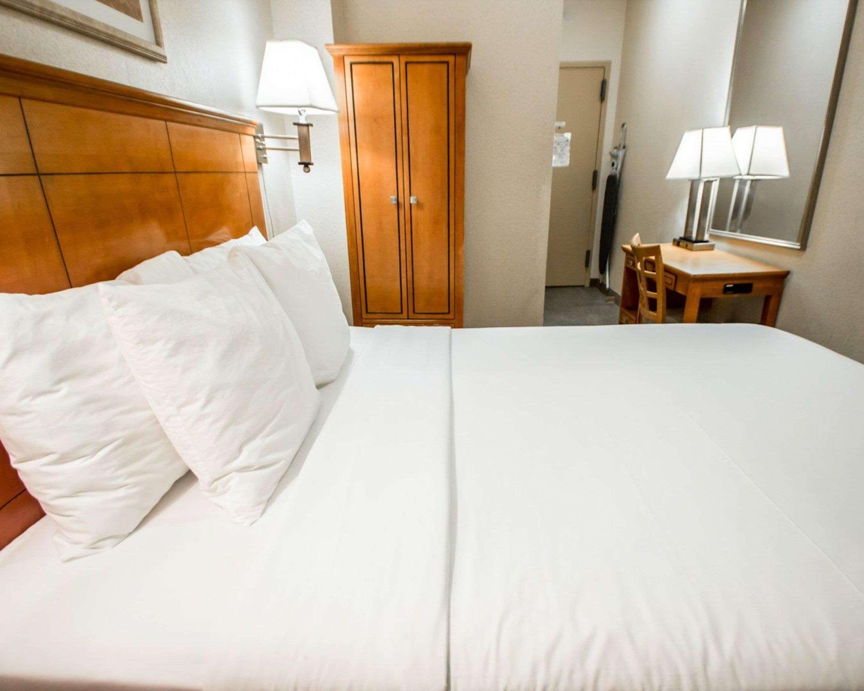 Econo Lodge Times Square New York Bagian luar foto